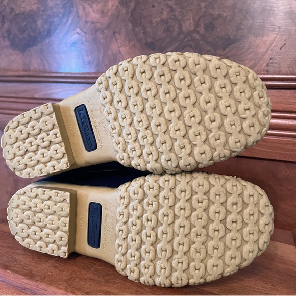 LL Bean Women’s Waterproof Bean Boots Duck Boot Size 6M Tan Leather & Navy Blue - Picture 15 of 17